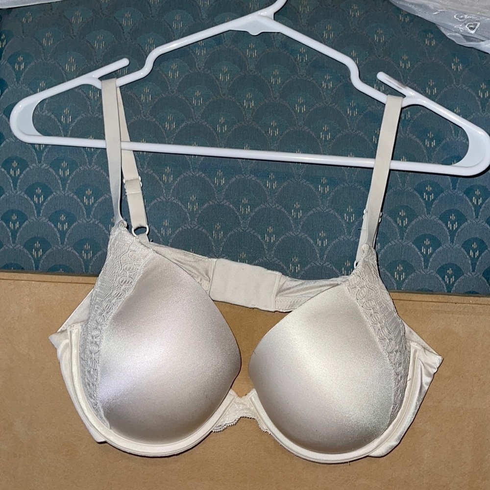 Maidenform white/cream bra